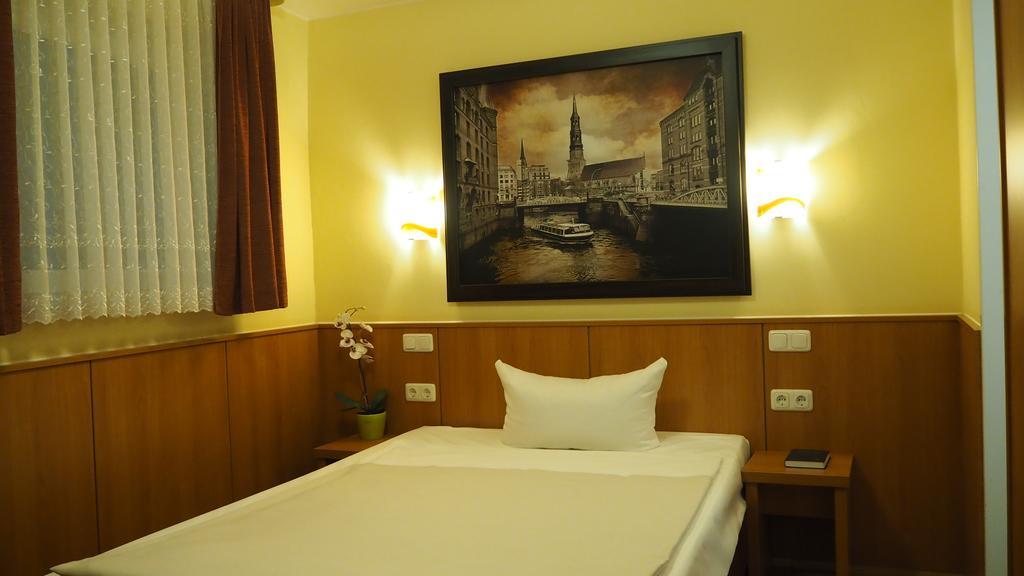 המבורג Altan Hotel חדר תמונה