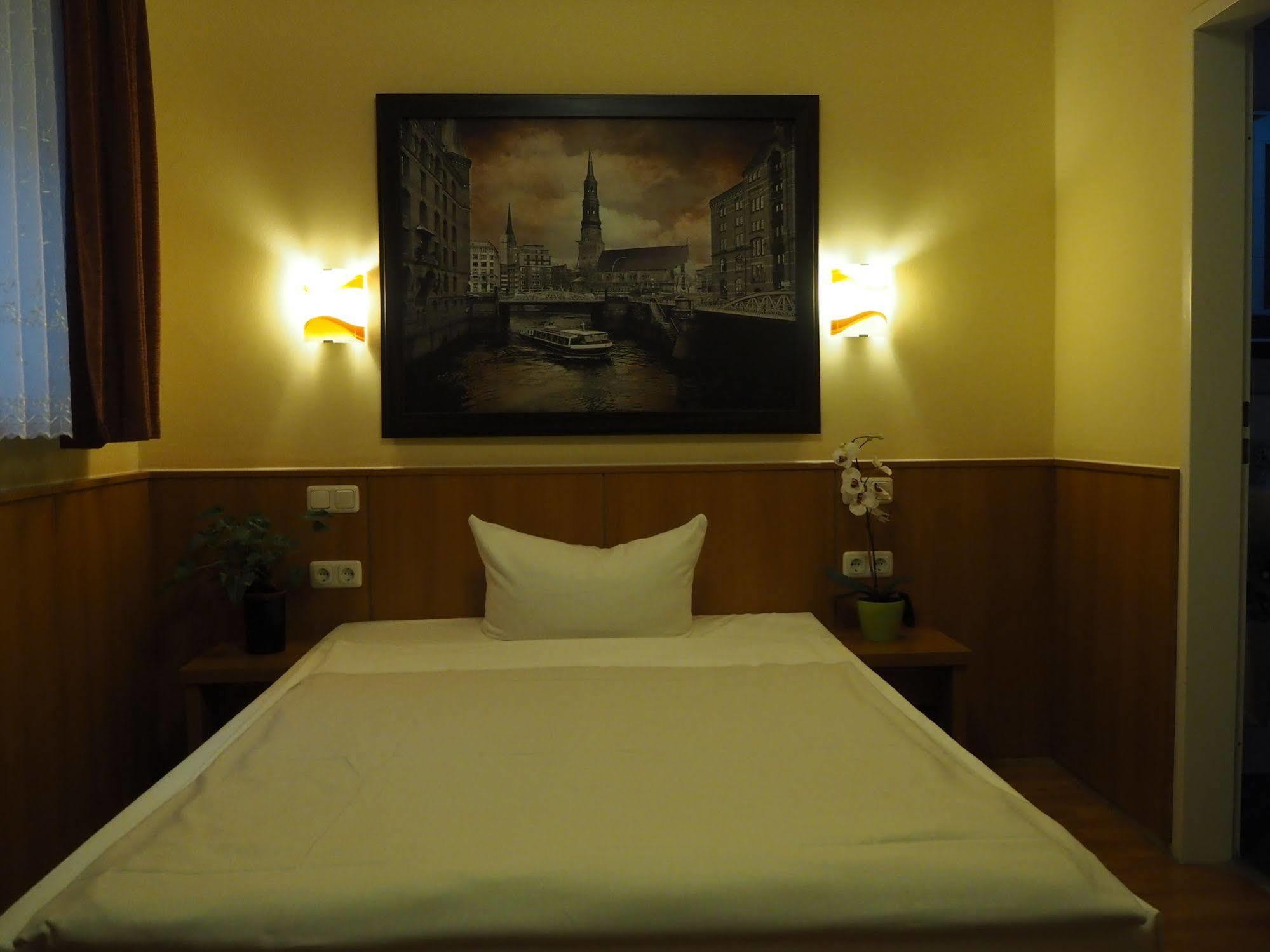 המבורג Altan Hotel מראה חיצוני תמונה
